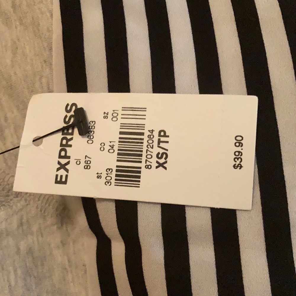 Top - Picture 2 of 2